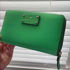GREEN KATE SPADE WALLET